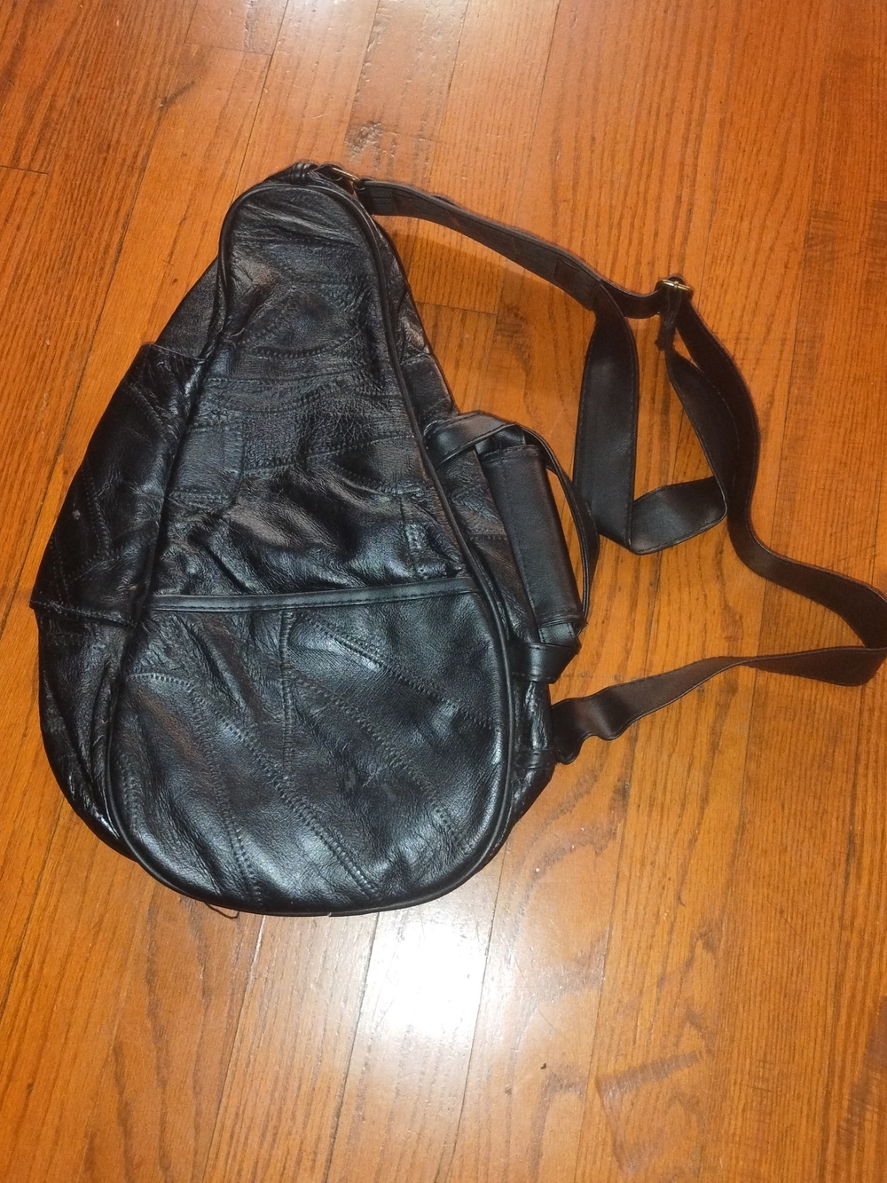 Men's Black Leather Sling Messenger Bag - Classic Crossbody